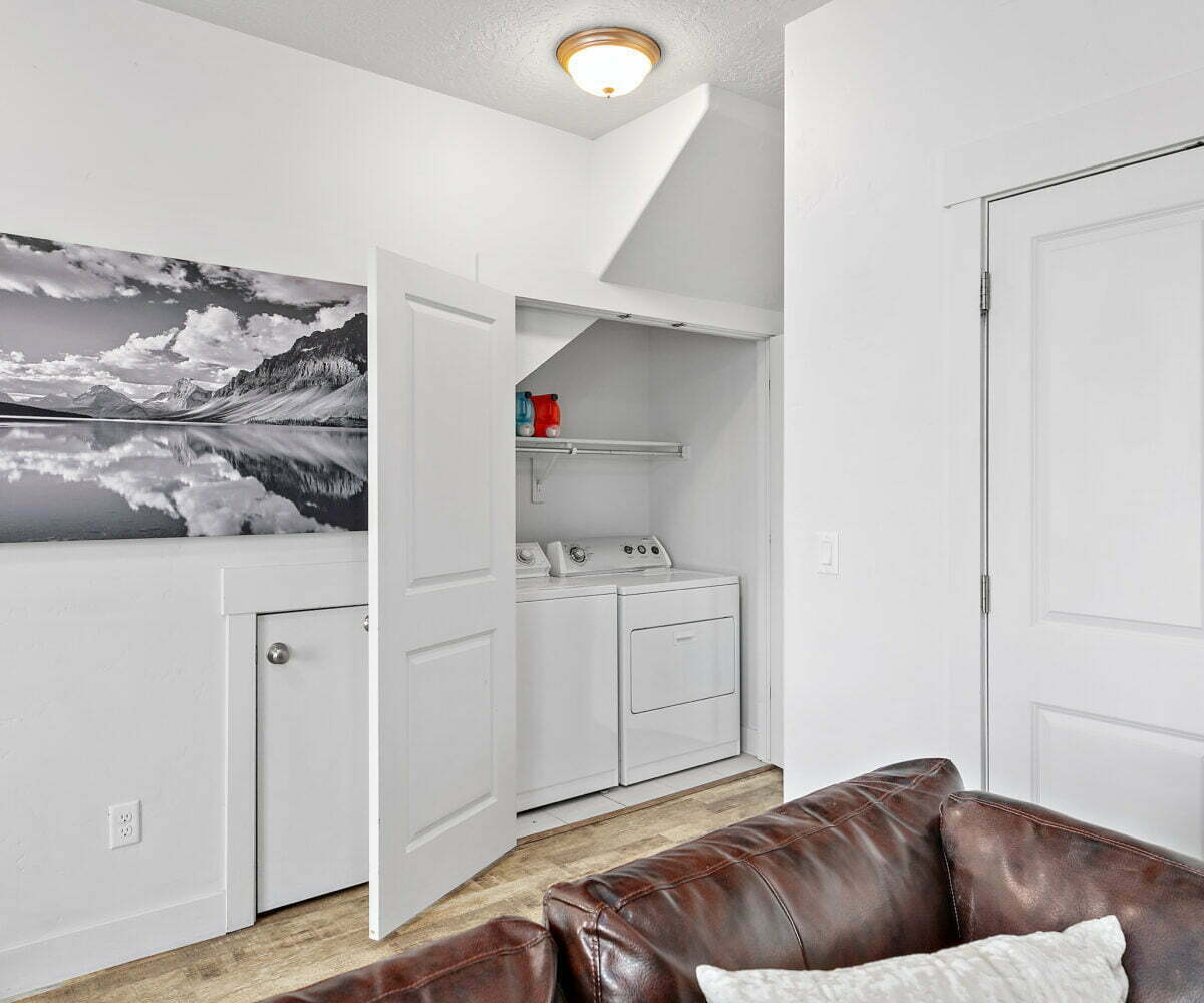 Photo of laundry room in 3 bedroom furnished townhome near Salt Lake City, UT. Furnished corporate housing.